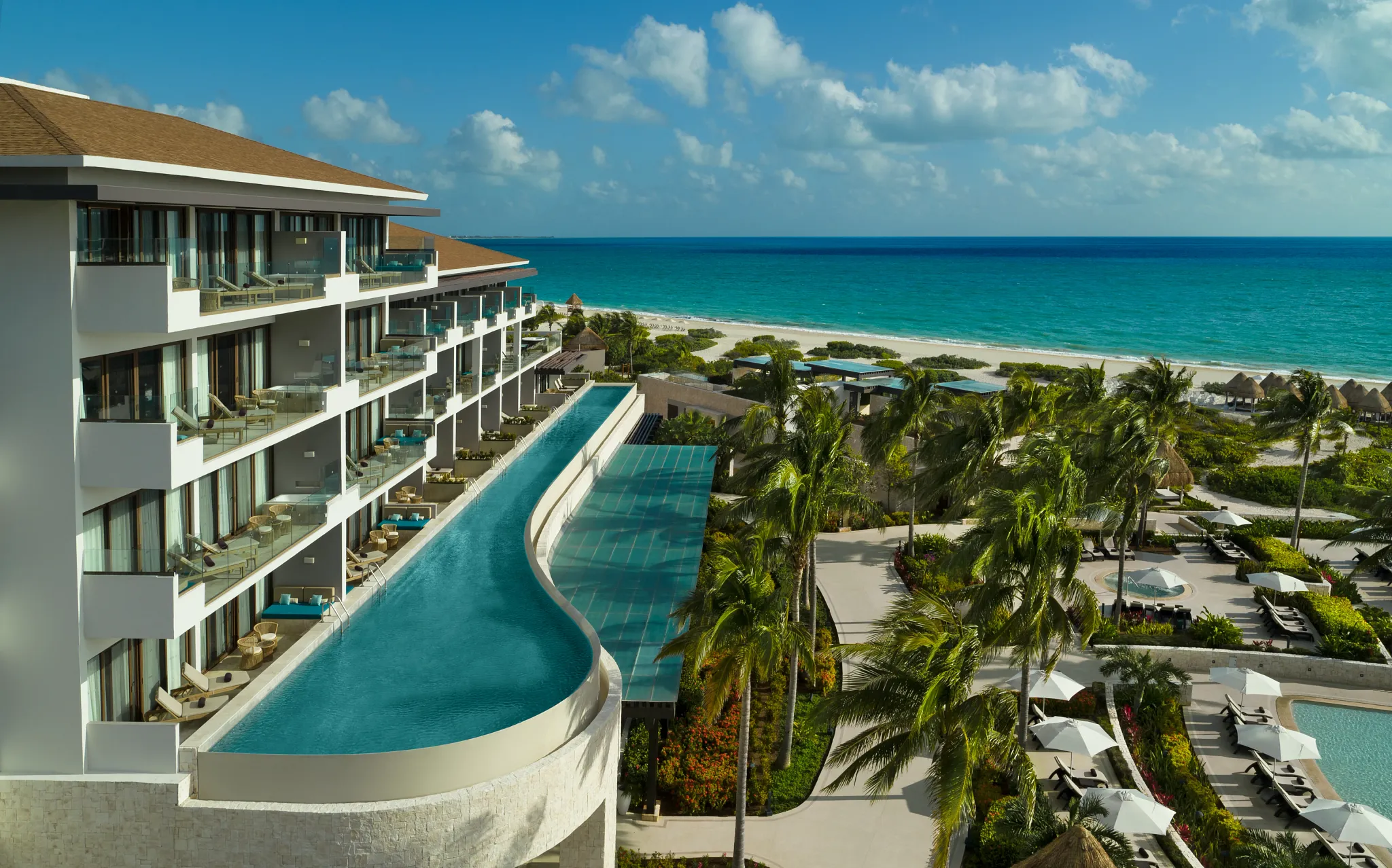 Swim-out suite